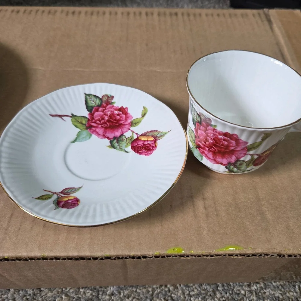 Royal Dover January Camellia Teacup Saucer Set Bone China England Pink Flower‎